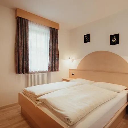 Aparthotel Costa Burjada *